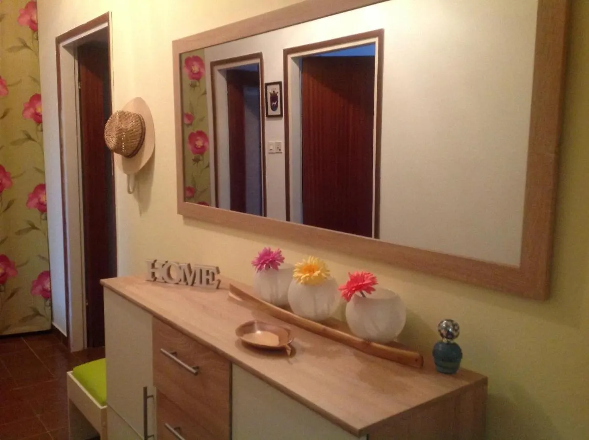 Apartment Near Centar For 2+1 At Pula, With Garden And Free Parking 0*, Pula